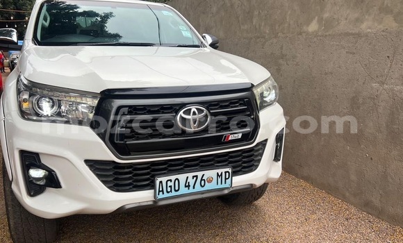 Comprar Novo Bentley S Branco Carro em Moçambique em Nampula Comprar Novo Bentley S Branco Carro em Moçambique em Nampula