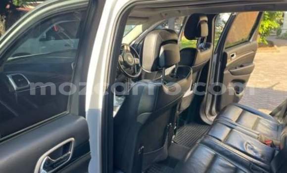 Comprar Usado Jeep Cherokee De outros Carro em Maputo em Maputo Comprar Usado Jeep Cherokee De outros Carro em Maputo em Maputo