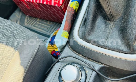 Nunua Ilio tumika Isuzu KB Nyeupe Gari ndani ya Maputo nchini Maputo Nunua Ilio tumika Isuzu KB Nyeupe Gari ndani ya Maputo nchini Maputo