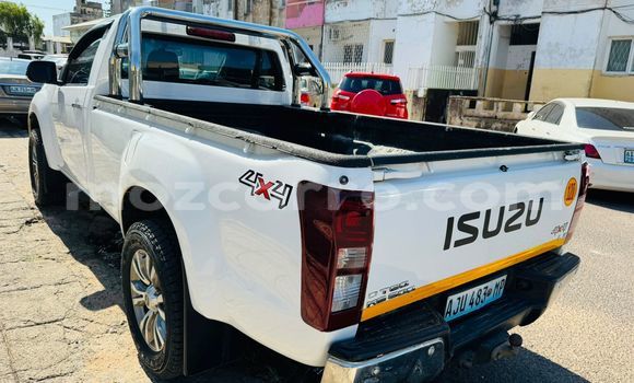 Tenga Itsva Isuzu KB Chena Mota in Maputo in Maputo Tenga Itsva Isuzu KB Chena Mota in Maputo in Maputo