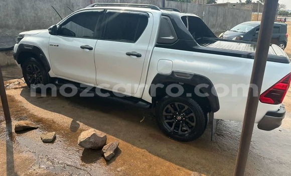 Tenga Itsva Toyota Hiluxe Revo Chena Mota in Maputo in Maputo Tenga Itsva Toyota Hiluxe Revo Chena Mota in Maputo in Maputo