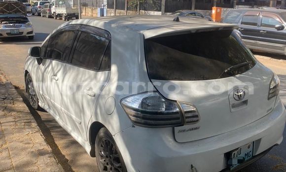 Nunua Ilio tumika Toyota Blade Nyeupe Gari ndani ya Maputo nchini Maputo Nunua Ilio tumika Toyota Blade Nyeupe Gari ndani ya Maputo nchini Maputo