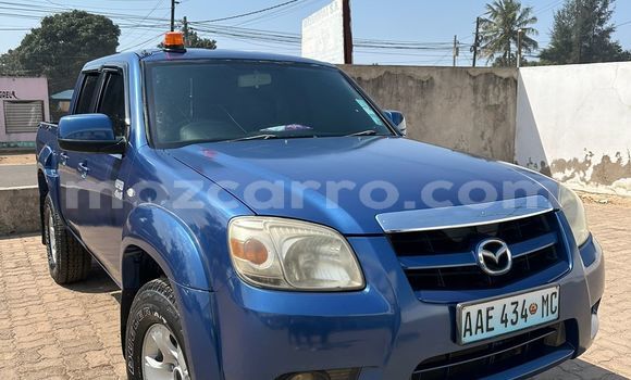Comprar Usado Mazda BT-50 Azul Carro em Maputo em Maputo