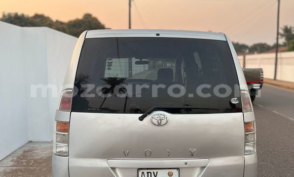 Buy Used Toyota Voxy Brown Car in Maputo in Maputo Buy Used Toyota Voxy Brown Car in Maputo in Maputo