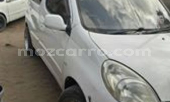 Comprar Usado Toyota FunCargo Branco Carro em Maputo em Maputo Comprar Usado Toyota FunCargo Branco Carro em Maputo em Maputo