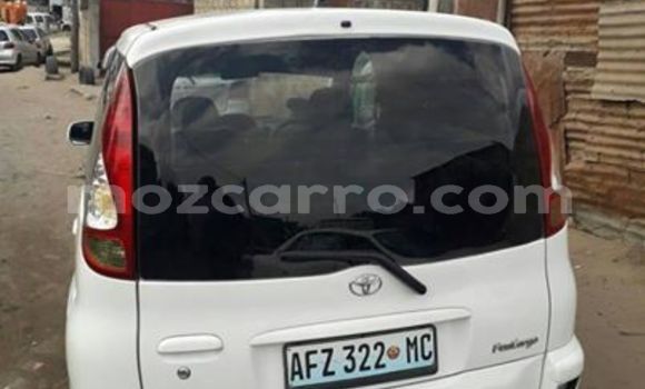 Comprar Usado Toyota FunCargo Branco Carro em Maputo em Maputo Comprar Usado Toyota FunCargo Branco Carro em Maputo em Maputo