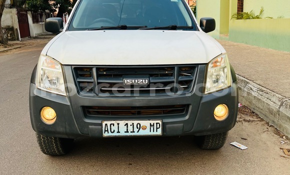 Comprar Usado Aro 10 Branco Carro em Maputo em Maputo