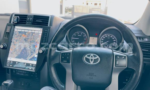 Nunua Ilio tumika Toyota Land Cruiser Prado Nyeupe Gari ndani ya Maputo nchini Maputo Nunua Ilio tumika Toyota Land Cruiser Prado Nyeupe Gari ndani ya Maputo nchini Maputo