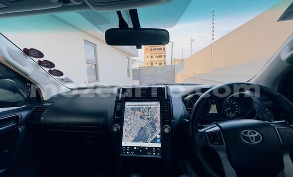 Nunua Ilio tumika Toyota Land Cruiser Prado Nyeupe Gari ndani ya Maputo nchini Maputo Nunua Ilio tumika Toyota Land Cruiser Prado Nyeupe Gari ndani ya Maputo nchini Maputo