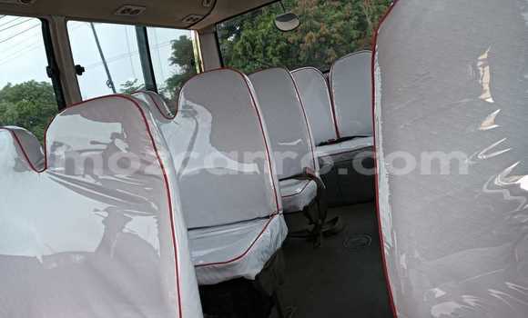 Nunua Ilio tumika Toyota Coaster Nyeupe Gari ndani ya Maputo nchini Maputo Nunua Ilio tumika Toyota Coaster Nyeupe Gari ndani ya Maputo nchini Maputo