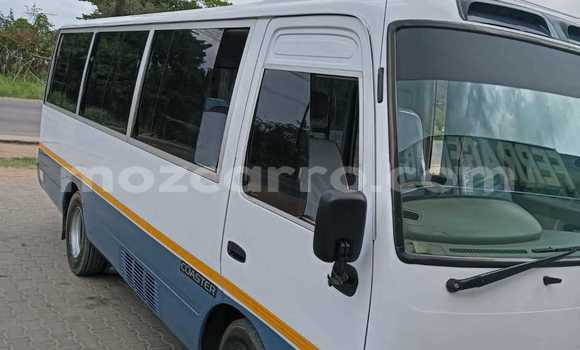 Nunua Ilio tumika Toyota Coaster Nyeupe Gari ndani ya Maputo nchini Maputo Nunua Ilio tumika Toyota Coaster Nyeupe Gari ndani ya Maputo nchini Maputo