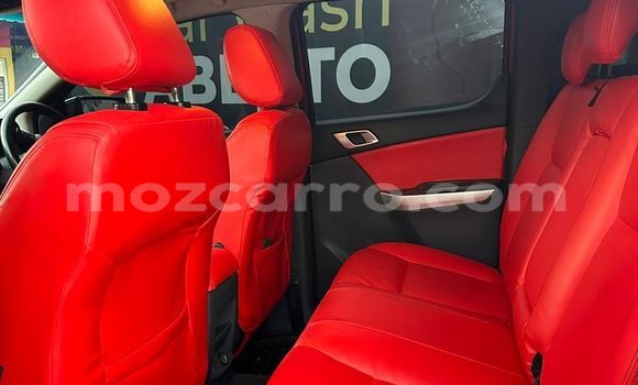 Nunua Ilio tumika Mazda BT-50 Nyekundu Gari ndani ya Maputo nchini Maputo Nunua Ilio tumika Mazda BT-50 Nyekundu Gari ndani ya Maputo nchini Maputo