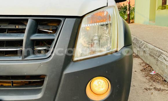 Tenga Tsaru Isuzu KB Chena Mota in Maputo in Maputo Tenga Tsaru Isuzu KB Chena Mota in Maputo in Maputo