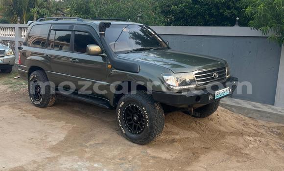 Comprar Usado Toyota Land Cruiser Verde Carro em Maputo em Maputo