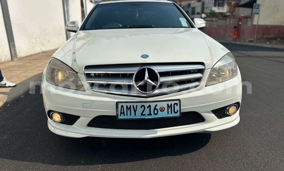 Comprar Usado Mercedes-Benz C250 coupe Branco Carro em Maputo em Maputo