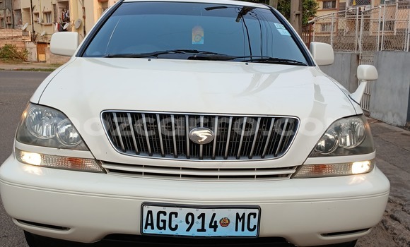 Nunua Ilio tumika Toyota Harrier Nyeupe Gari ndani ya Maputo nchini Maputo Nunua Ilio tumika Toyota Harrier Nyeupe Gari ndani ya Maputo nchini Maputo