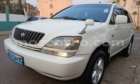 Nunua Ilio tumika Toyota Harrier Nyeupe Gari ndani ya Maputo nchini Maputo Nunua Ilio tumika Toyota Harrier Nyeupe Gari ndani ya Maputo nchini Maputo