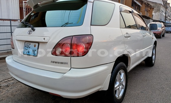 Nunua Ilio tumika Toyota Harrier Nyeupe Gari ndani ya Maputo nchini Maputo Nunua Ilio tumika Toyota Harrier Nyeupe Gari ndani ya Maputo nchini Maputo