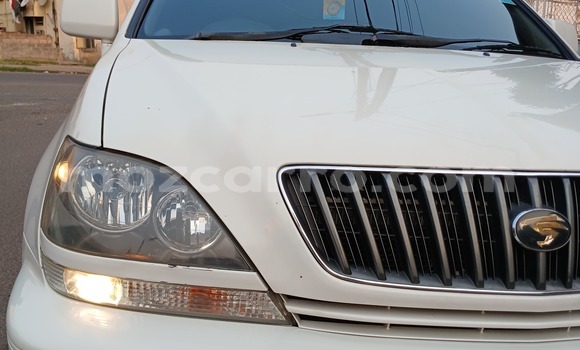 Nunua Ilio tumika Toyota Harrier Nyeupe Gari ndani ya Maputo nchini Maputo Nunua Ilio tumika Toyota Harrier Nyeupe Gari ndani ya Maputo nchini Maputo