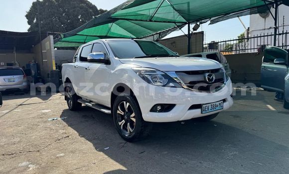 Nunua Mpya Mazda BT-50 Nyeupe Gari ndani ya Maputo nchini Maputo