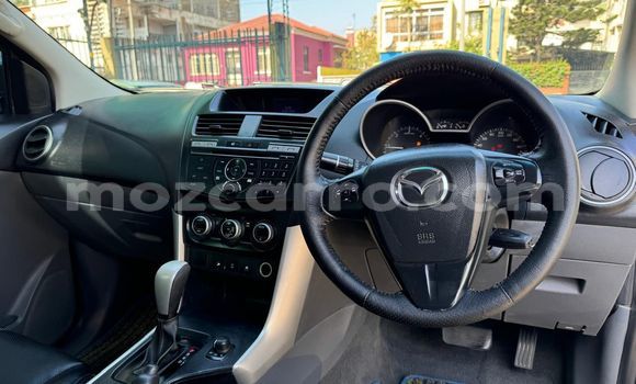 Comprar Novo Mazda BT-50 Branco Carro em Maputo em Maputo Comprar Novo Mazda BT-50 Branco Carro em Maputo em Maputo