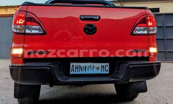 Comprar Usado Mazda BT-50 Vermelho Carro em Maputo em Maputo Comprar Usado Mazda BT-50 Vermelho Carro em Maputo em Maputo