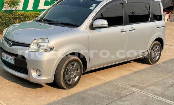 Comprar Usado Toyota Sienta Prata Carro em Maputo em Maputo Comprar Usado Toyota Sienta Prata Carro em Maputo em Maputo