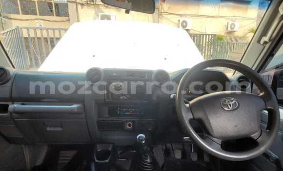 Buy Used Toyota Land Cruiser White Car in Maputo in Maputo Buy Used Toyota Land Cruiser White Car in Maputo in Maputo