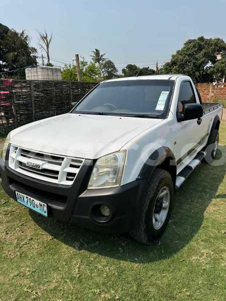 Big with watermark isuzu kb maputo maputo 29344