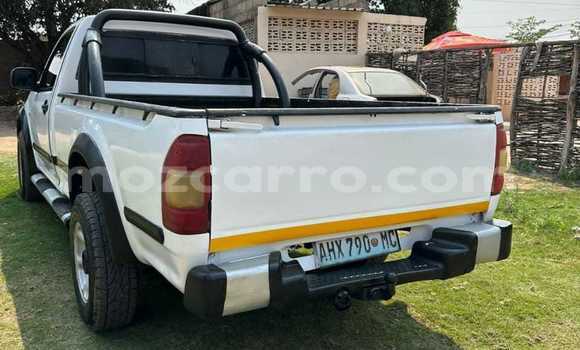 Nunua Ilio tumika Isuzu KB Nyeupe Gari ndani ya Maputo nchini Maputo Nunua Ilio tumika Isuzu KB Nyeupe Gari ndani ya Maputo nchini Maputo