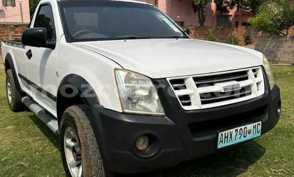 Nunua Ilio tumika Isuzu KB Nyeupe Gari ndani ya Maputo nchini Maputo Nunua Ilio tumika Isuzu KB Nyeupe Gari ndani ya Maputo nchini Maputo