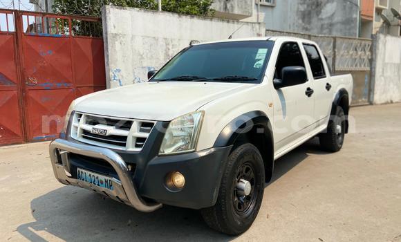 Comprar Usado Isuzu KB Branco Carro em Maputo em Maputo Comprar Usado Isuzu KB Branco Carro em Maputo em Maputo