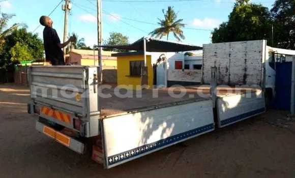 Comprar Usado Toyota 4Runner Branco Carro em Maputo em Maputo Comprar Usado Toyota 4Runner Branco Carro em Maputo em Maputo