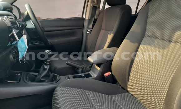 Comprar Novo Dadi Shuttle Branco Carro em Moçambique em Nampula Comprar Novo Dadi Shuttle Branco Carro em Moçambique em Nampula