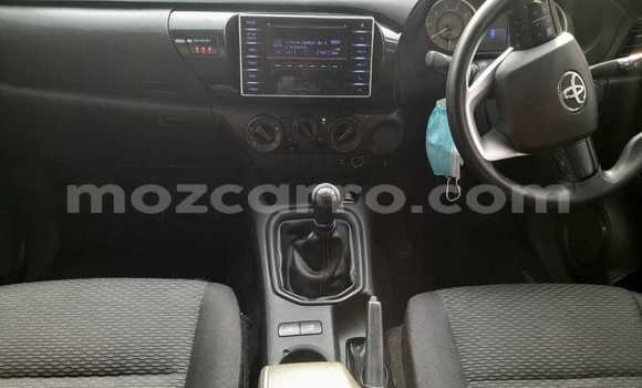 Comprar Usado Toyota Hiluxe Revo Branco Carro em Maputo em Maputo Comprar Usado Toyota Hiluxe Revo Branco Carro em Maputo em Maputo