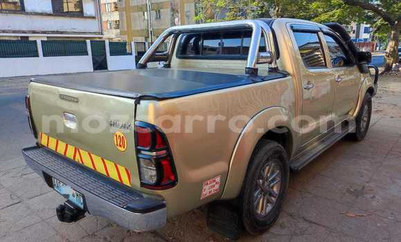Nunua Ilio tumika Toyota Hilux Brown Gari ndani ya Maputo nchini Maputo Nunua Ilio tumika Toyota Hilux Brown Gari ndani ya Maputo nchini Maputo
