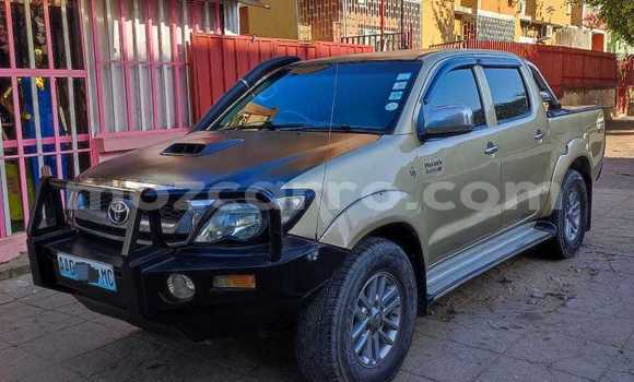 Nunua Ilio tumika Toyota Hilux Brown Gari ndani ya Maputo nchini Maputo Nunua Ilio tumika Toyota Hilux Brown Gari ndani ya Maputo nchini Maputo