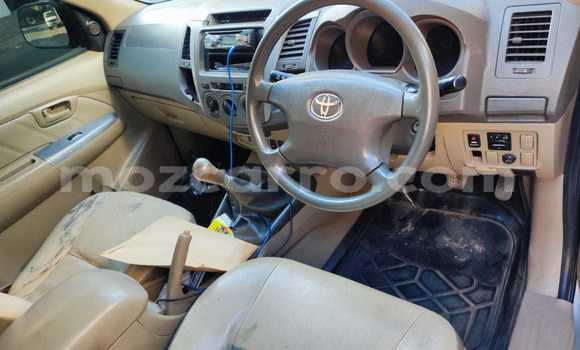 Nunua Ilio tumika Toyota Hilux Brown Gari ndani ya Maputo nchini Maputo Nunua Ilio tumika Toyota Hilux Brown Gari ndani ya Maputo nchini Maputo