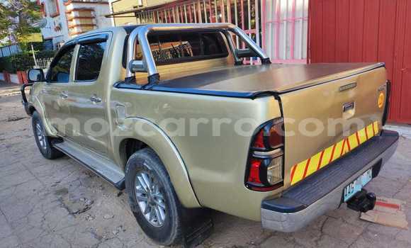 Nunua Ilio tumika Toyota Hilux Brown Gari ndani ya Maputo nchini Maputo Nunua Ilio tumika Toyota Hilux Brown Gari ndani ya Maputo nchini Maputo