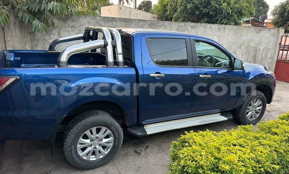 Comprar Usado Mazda BT-50 Azul Carro em Maputo em Maputo Comprar Usado Mazda BT-50 Azul Carro em Maputo em Maputo