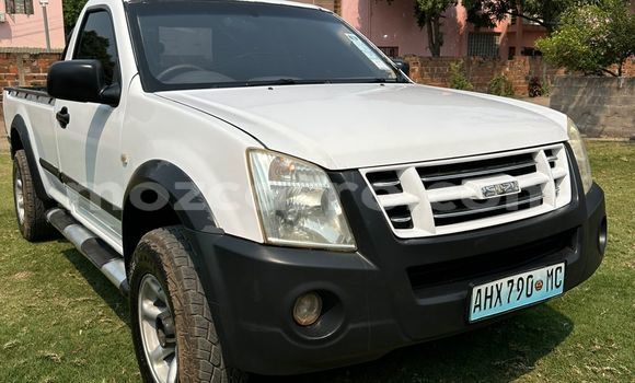 Tenga Tsaru Isuzu KB Chena Mota in Maputo in Maputo Tenga Tsaru Isuzu KB Chena Mota in Maputo in Maputo