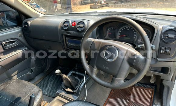 Tenga Tsaru Isuzu KB Chena Mota in Maputo in Maputo Tenga Tsaru Isuzu KB Chena Mota in Maputo in Maputo