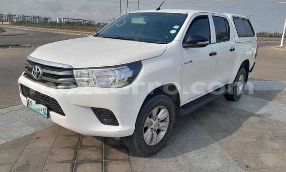 Comprar Usado Toyota Hilux Branco Carro em Maputo em Maputo Comprar Usado Toyota Hilux Branco Carro em Maputo em Maputo