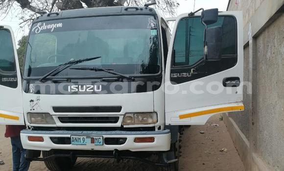 Comprar Usado Isuzu FTR 850 Branco Caminhão em Maputo em Maputo Comprar Usado Isuzu FTR 850 Branco Caminhão em Maputo em Maputo