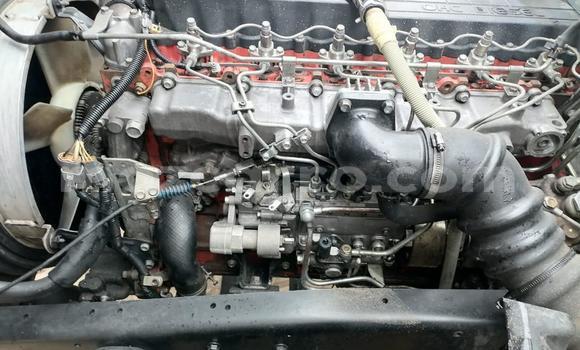 Comprar Usado Isuzu FTR 850 Branco Caminhão em Maputo em Maputo Comprar Usado Isuzu FTR 850 Branco Caminhão em Maputo em Maputo