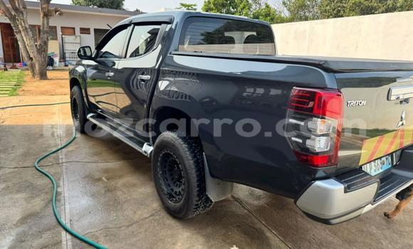Comprar Usado Mitsubishi Triton Preto Carro em Maputo em Maputo Comprar Usado Mitsubishi Triton Preto Carro em Maputo em Maputo