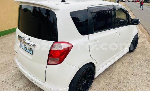 Buy Used Toyota Ractis White Car in Maputo in Maputo Buy Used Toyota Ractis White Car in Maputo in Maputo