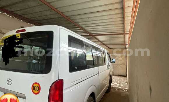 Nunua Ilio tumika Toyota Hiace Nyeupe Gari ndani ya Maputo nchini Maputo Nunua Ilio tumika Toyota Hiace Nyeupe Gari ndani ya Maputo nchini Maputo