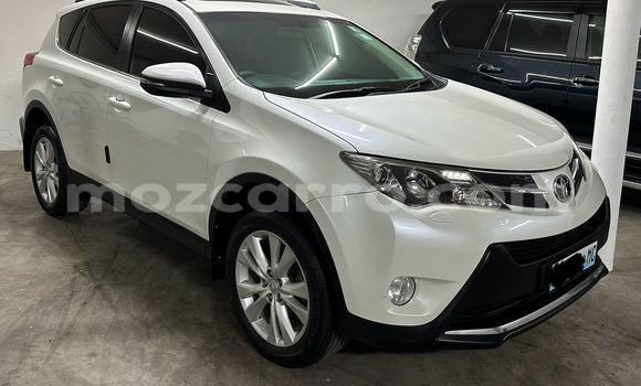 Buy Used Toyota RAV4 White Car in Maputo in Maputo