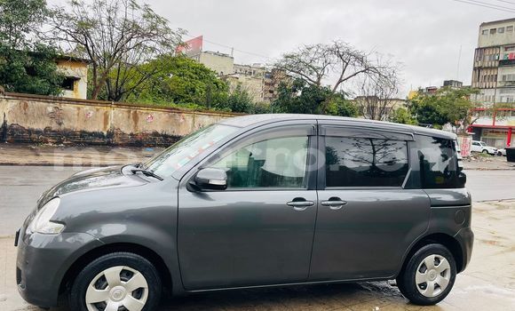 Nunua Ilio tumika Toyota Sienta Fedha Gari ndani ya Maputo nchini Maputo Nunua Ilio tumika Toyota Sienta Fedha Gari ndani ya Maputo nchini Maputo